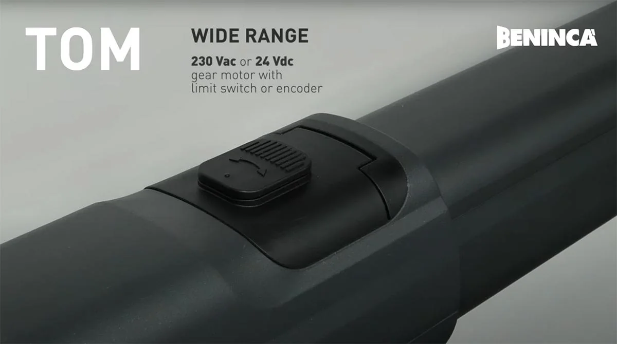 De Beninca TOM poort motoren kenmerken zich door hun veelzijdigheid en compacte ontwerp. Ze zijn slank vormgegeven en daardoor zeer geschikt voor toepassing in kleine ruimtes of laag bij de grond. Daarnaast zijn ze voorzien van een duurzame zwarte coating